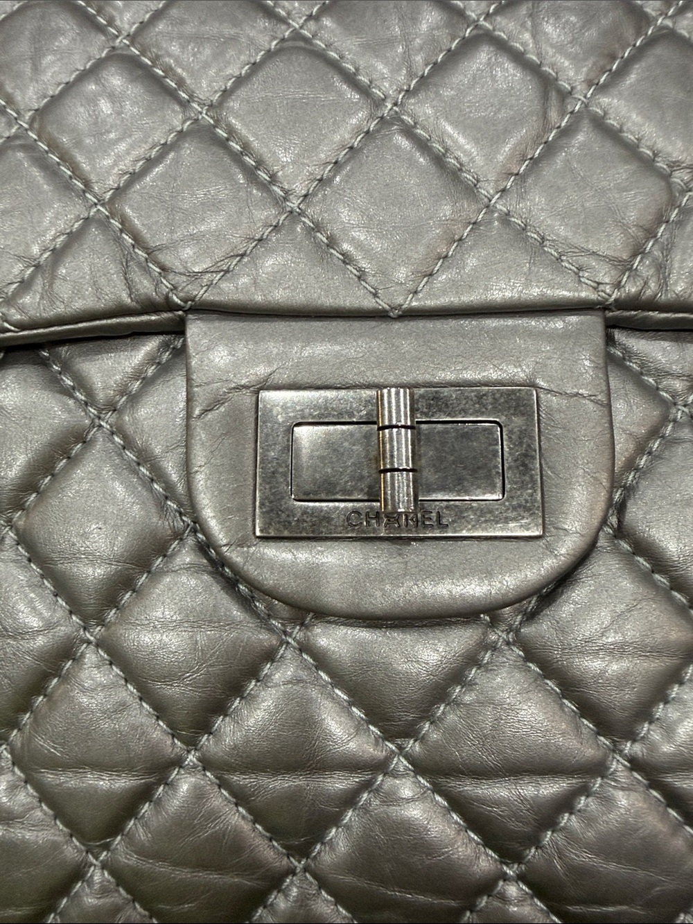 Authentic Chanel 2.55 Reissue Maxi Flap Metallic Crinkled 2011 - Picture 5 of 15